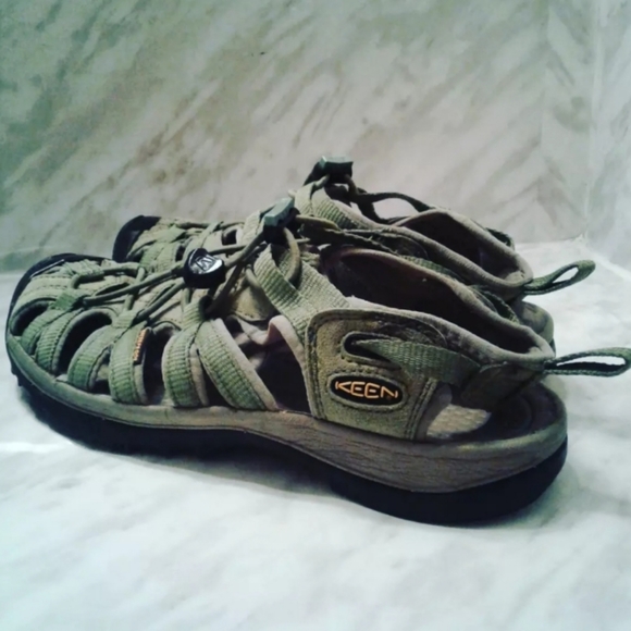 Keen Whisper Women's Size 7.5-8 Waterproof Sandals Hiking Shoes Olive green - Picture 3 of 5